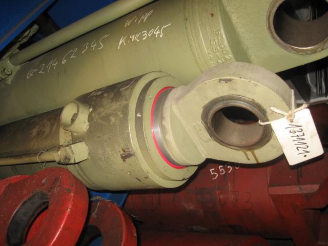 1371121 Krupp KMK  LUFFING CYLINDER