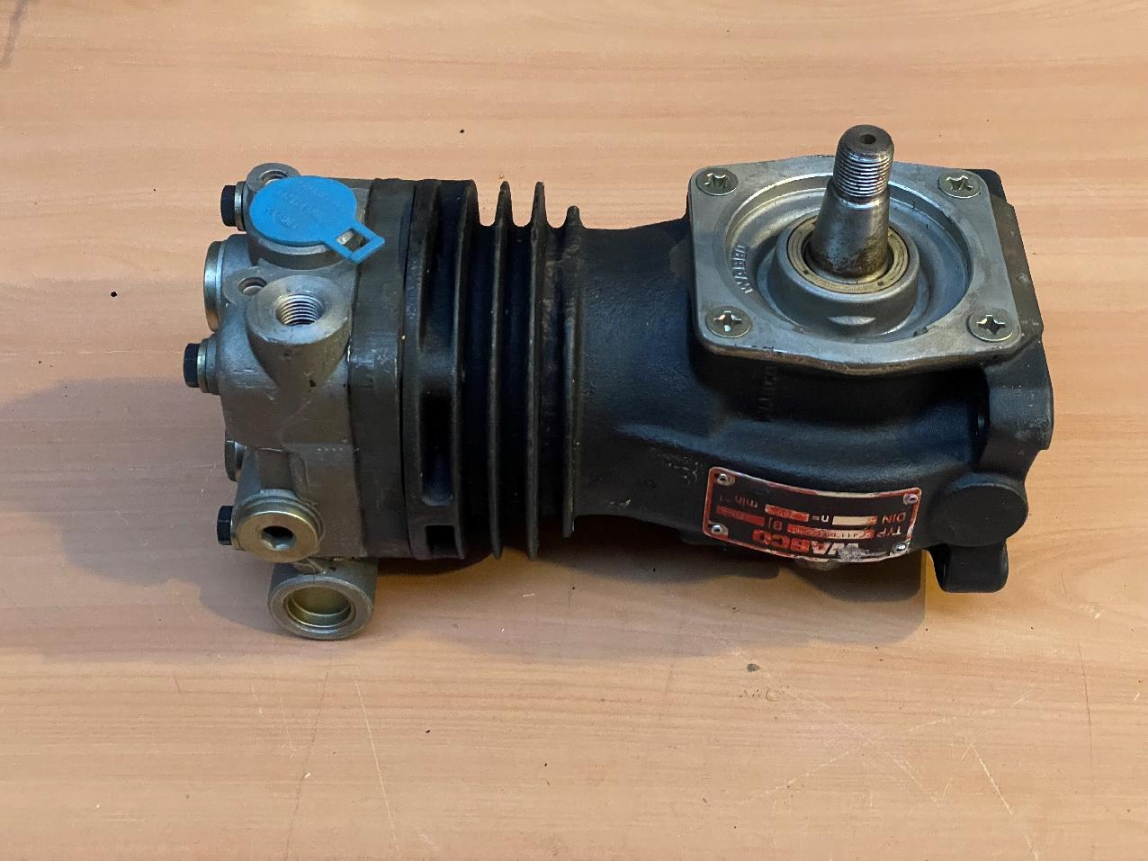 4111438817 Grove GMK COMPRESSOR