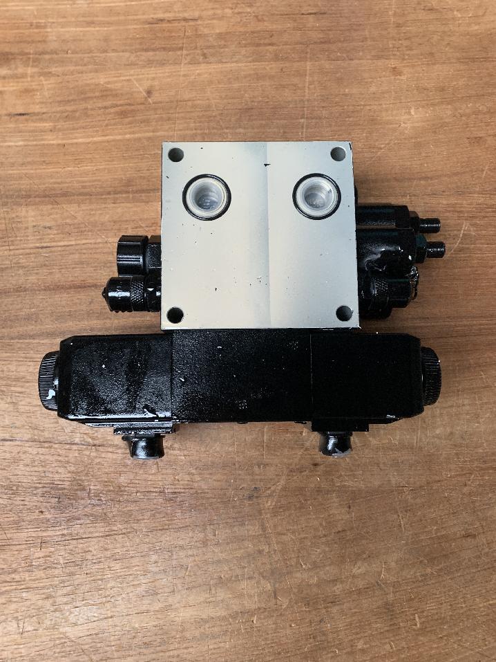 4175151 Grove GMK 3060 CONTROL BLOCK