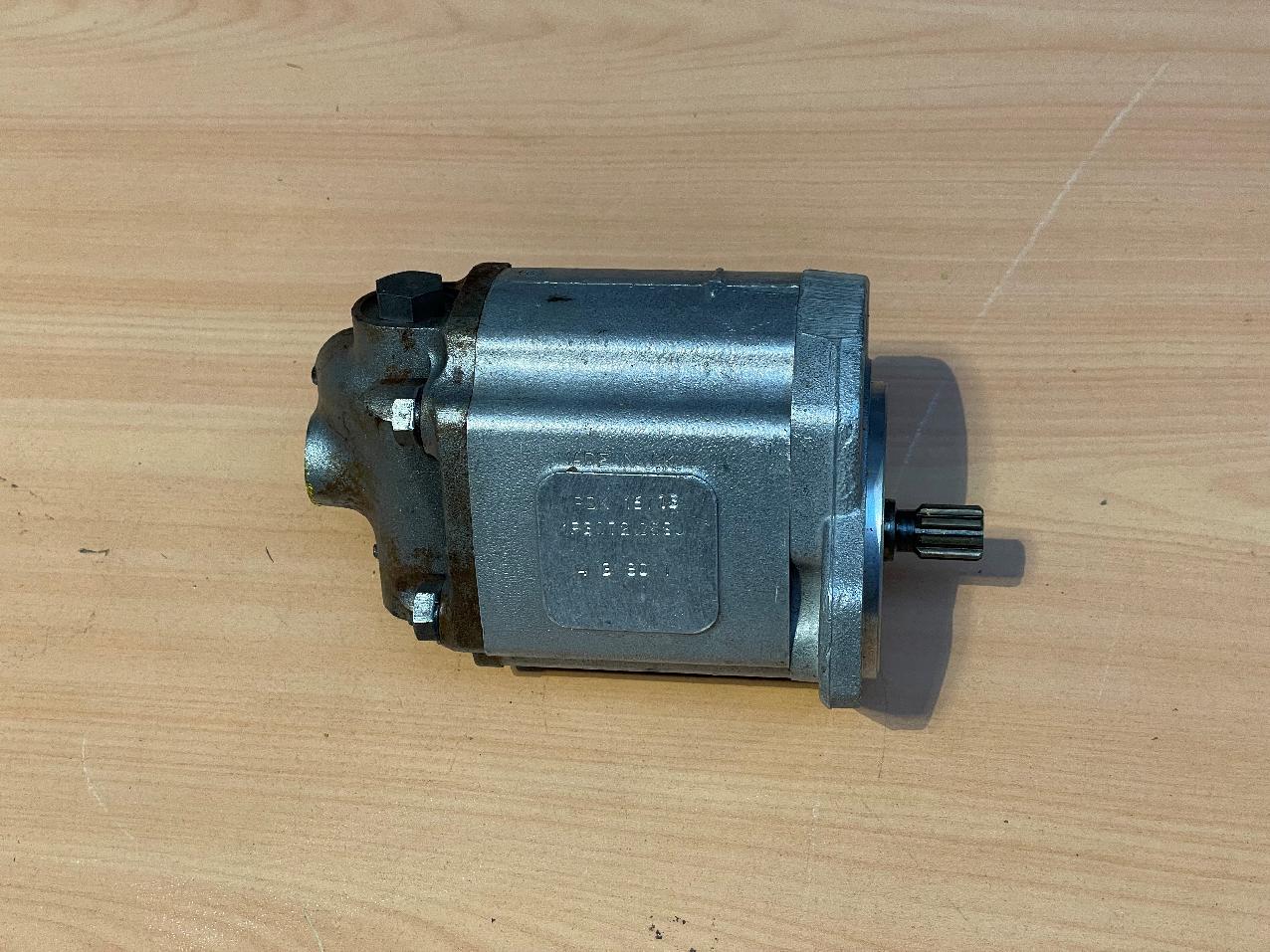 8357221 Grove GMK STEERING PUMP