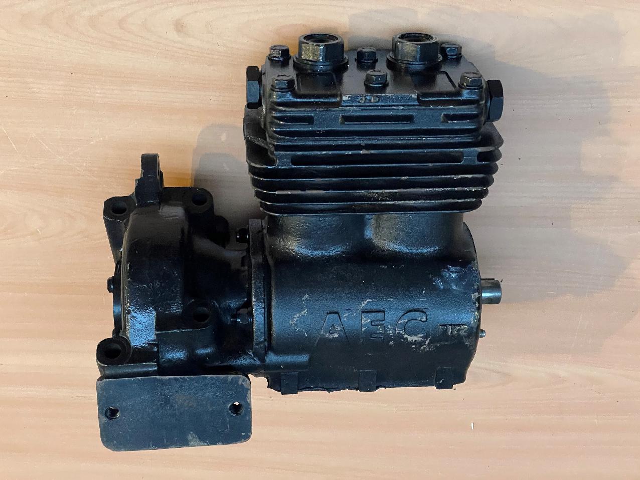 8728842 Grove GMK COMPRESSOR